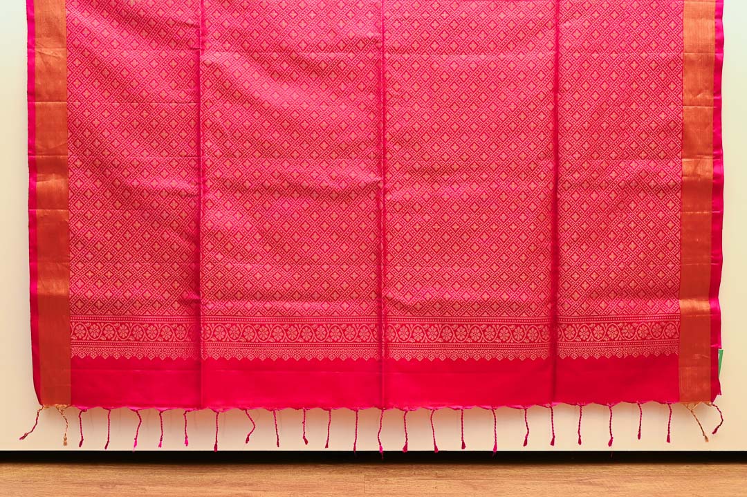 Soft Grey with Roja Poo Border Kanchipuram Silk Saree – DDA003