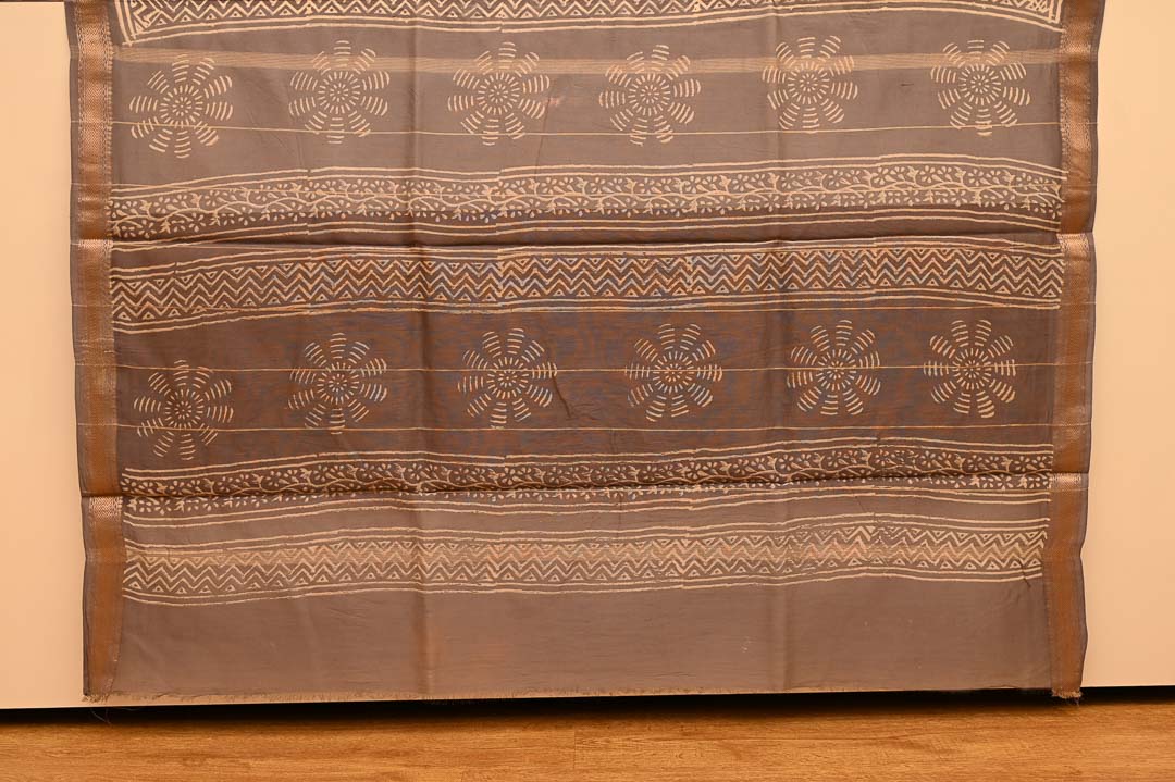Ash Grey Maheshwari Art Silk Saree-DDA044